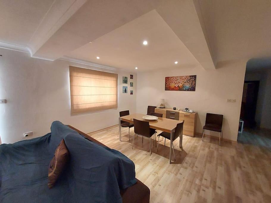 Apartment Two Bedroom Whole Close To The Sea